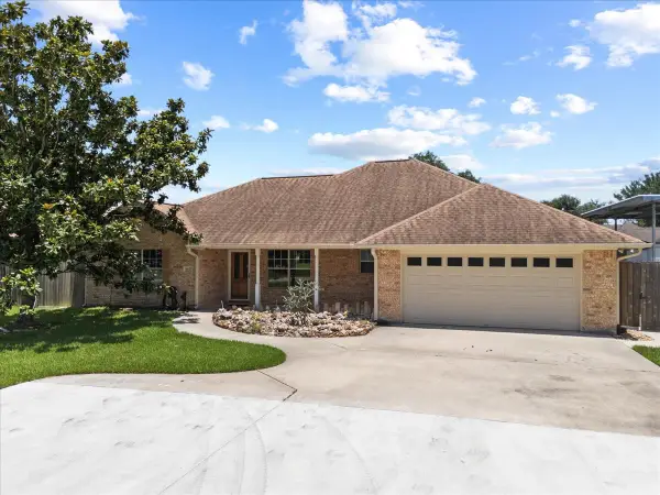 607 Sharondoah Drive, Highlands, TX 77562