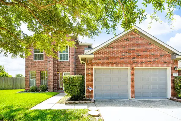 3122 Glen Cullen Lane, Pearland, TX 77584