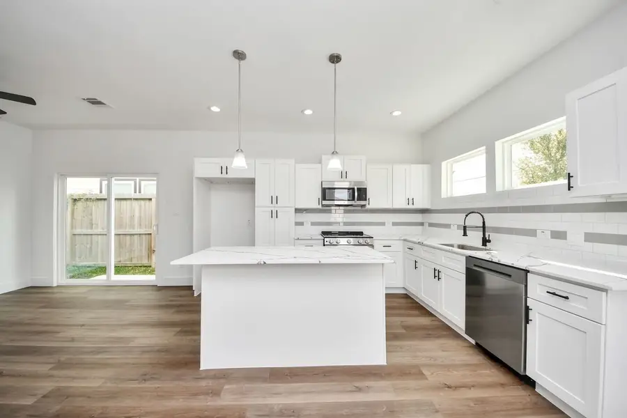 6628 Couch Street, Houston, TX 77091 - #2