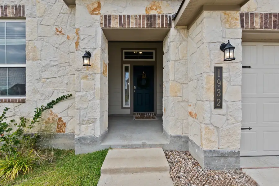 1932 Viva Road, Bryan, TX 77807 - Image #2