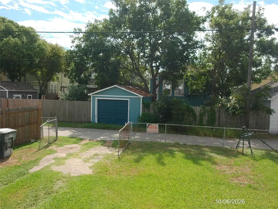 2917 Avenue P 1/2, Galveston, TX 77550 - #3