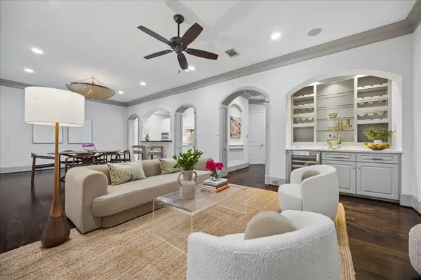 2215 Nantucket Drive #C, Houston, TX 77057