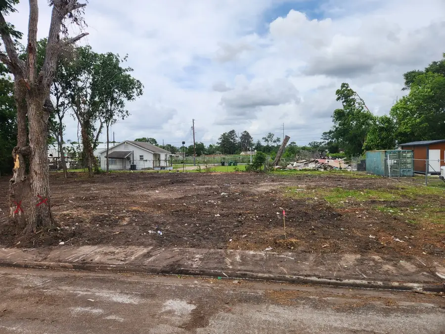 5410 Broom Street, Houston, TX 77091 - #2