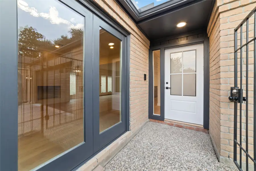 15651 Whitewater Lane, Houston, TX 77079 - Image #2