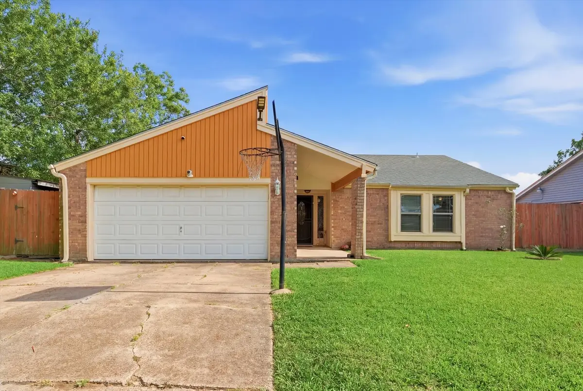 3003 Woodstone Drive, Baytown, TX 77521 - #1