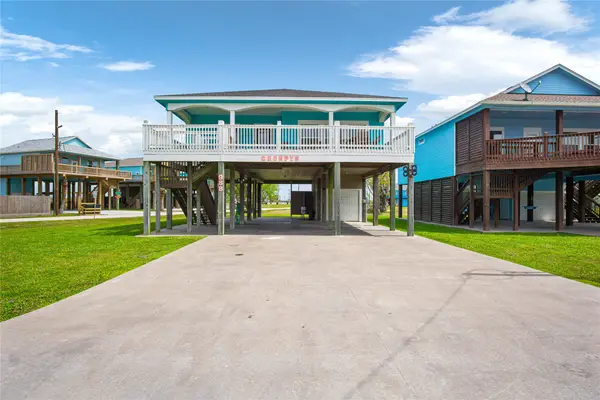 988 Gulf Road, Crystal Beach, TX 77650