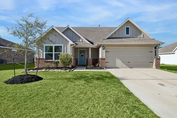 334 Lakeway Circle, Anahuac, TX 77514