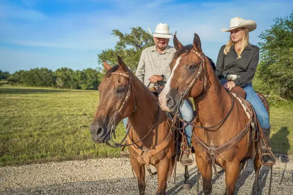 2 Round Top Farms Drive, Round Top, TX 78954