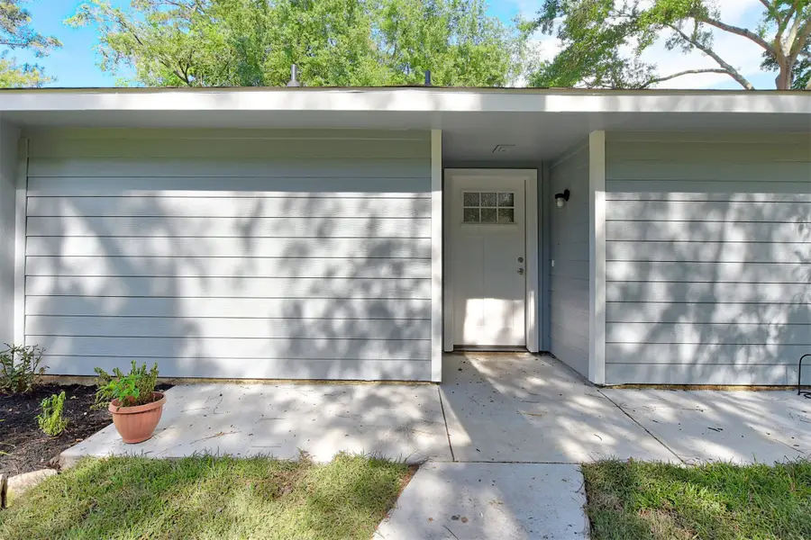 23118 Whispering Willow Drive, Spring, TX 77373 - Image #2