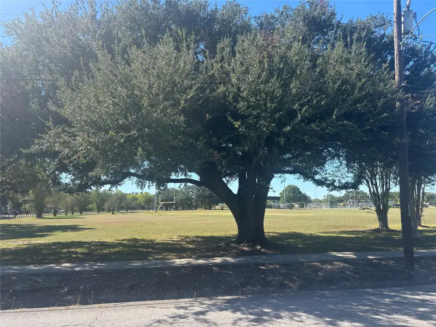 9233 Noel Street, Houston, TX 77033 - Image #3