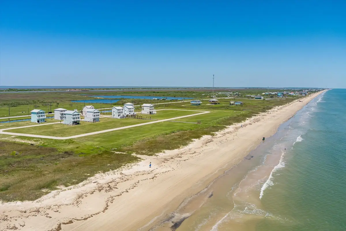 579 Annabelle Drive, Gilchrist, TX 77617 - #1