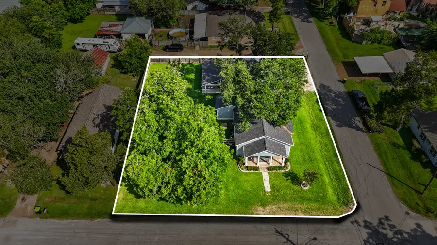 3302 North Avenue, Needville, TX 77461 - #2