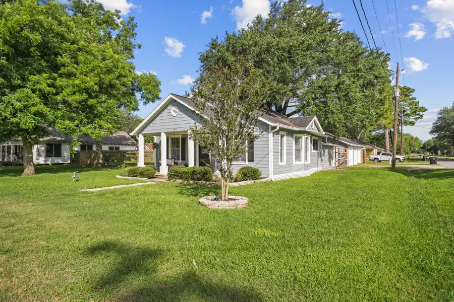 3302 North Avenue, Needville, TX 77461 - #3