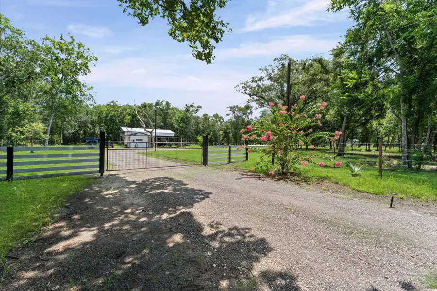 6219 Davis Rd, Wharton, TX 77488 - #2