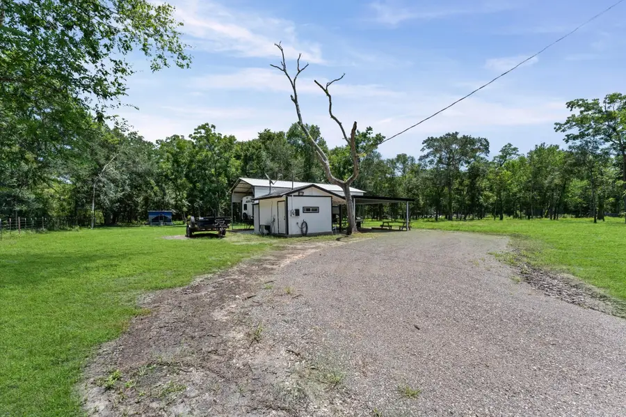 6219 Davis Rd, Wharton, TX 77488 - #3