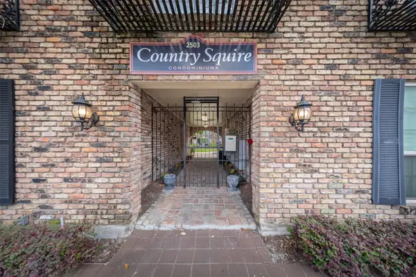 2503 Mccue Road #4, Houston, TX 77056