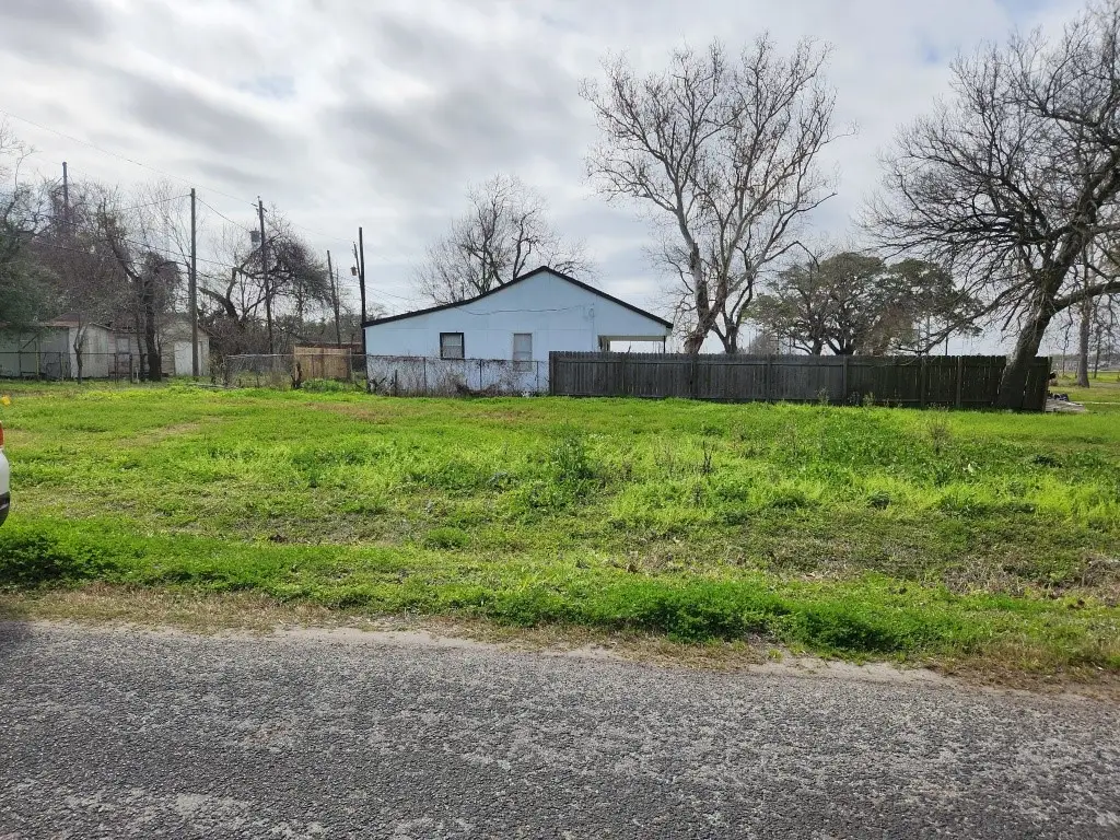 1303 2nd Avenue S, Texas City, TX 77590 - #1