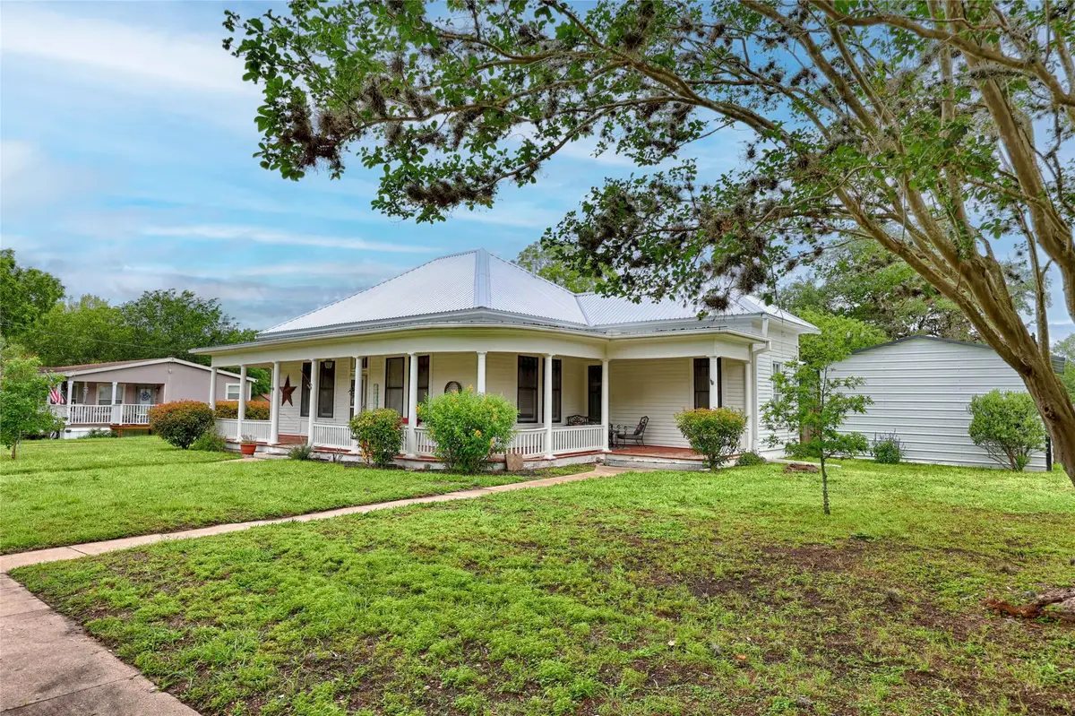 403 E 7th Street, Flatonia, TX 78941 - #1