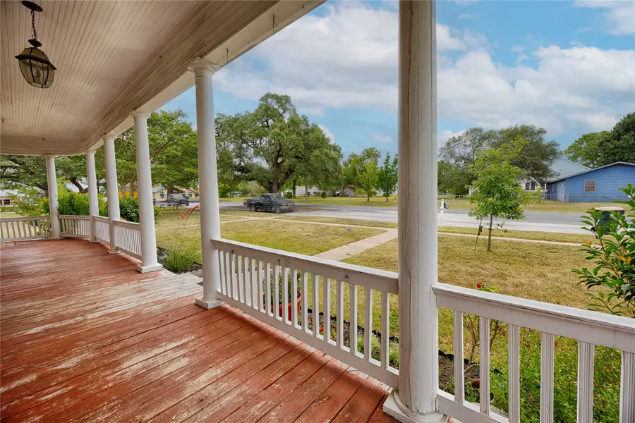 403 E 7th Street, Flatonia, TX 78941 - #2