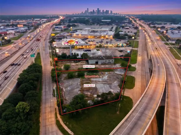 7926 & 7928 N Shepherd Drive, Houston, TX 77088