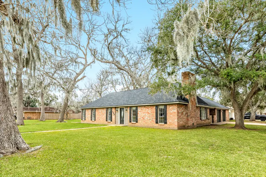 200 Wentworth Dr, West Columbia, TX 77486 - #2