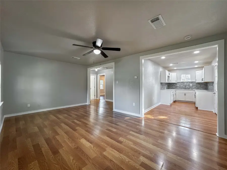 1009 W Snyder Street, Alvin, TX 77511 - Image #3