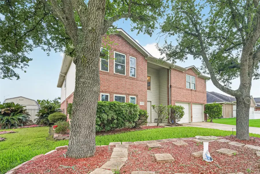 10634 Redwood Drive, Baytown, TX 77523 - #2
