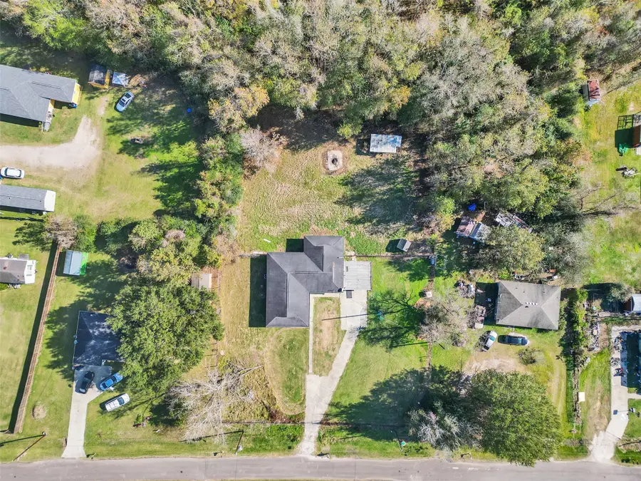 211 Johnson Street, Ames, TX 77575 - Image #2