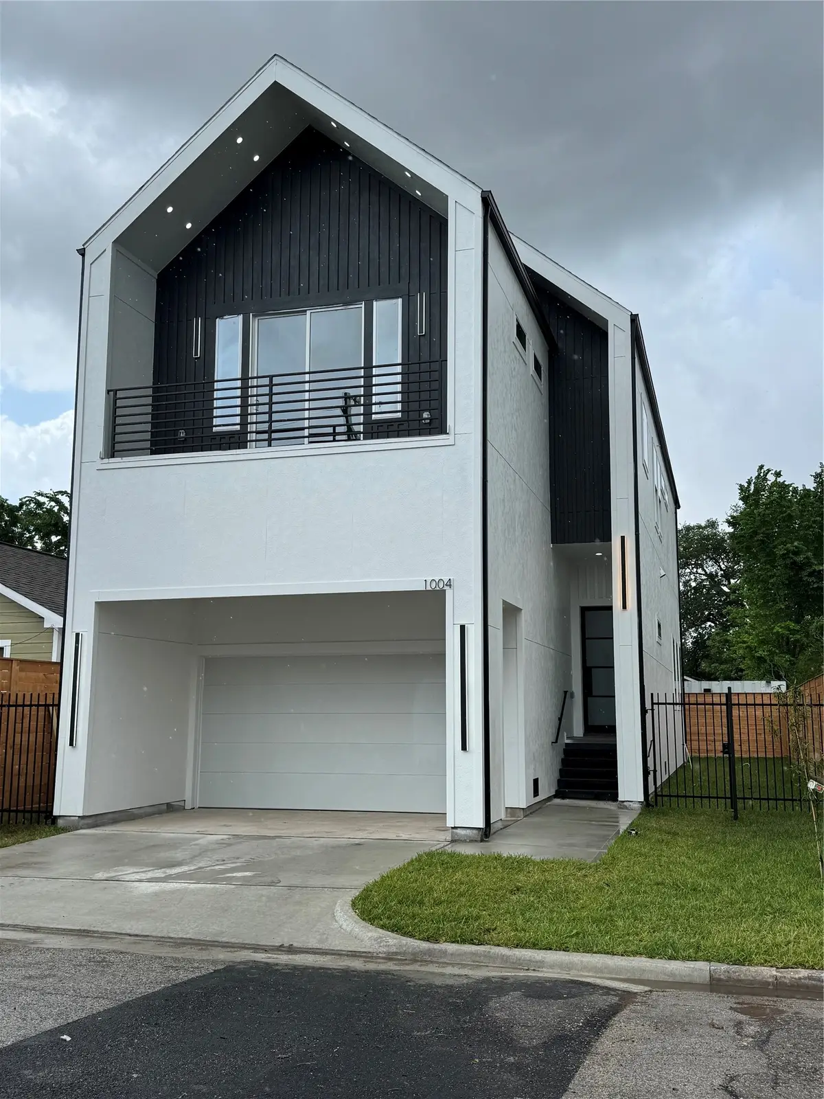 1004 E 32nd Street, Houston, TX 77022 - #1