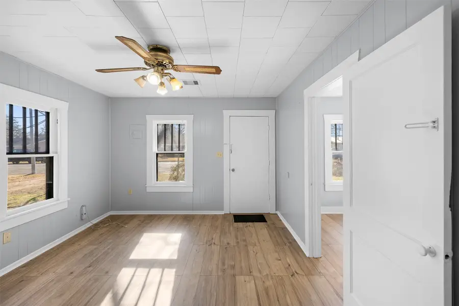 723 E Pecan Street, La Grange, TX 78945 - #3