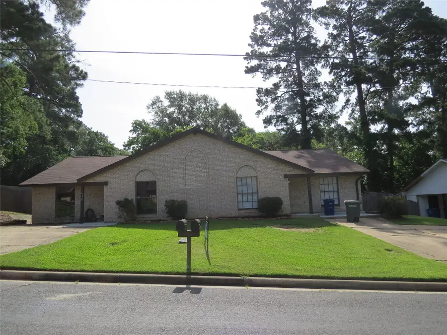 601 A&B Hickory Street #B, Huntsville, TX 77320 - Image #2