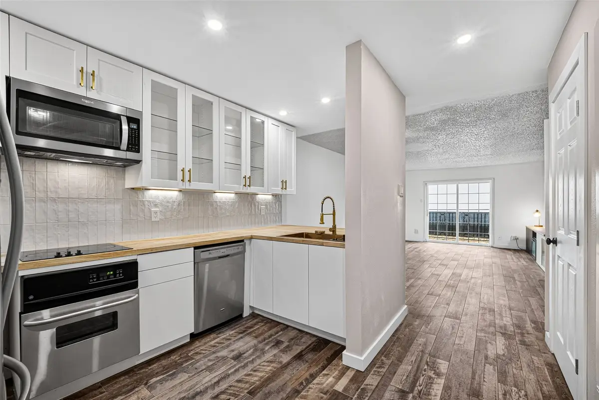 3131 Southwest Freeway #A12, Houston, TX 77098 - #1