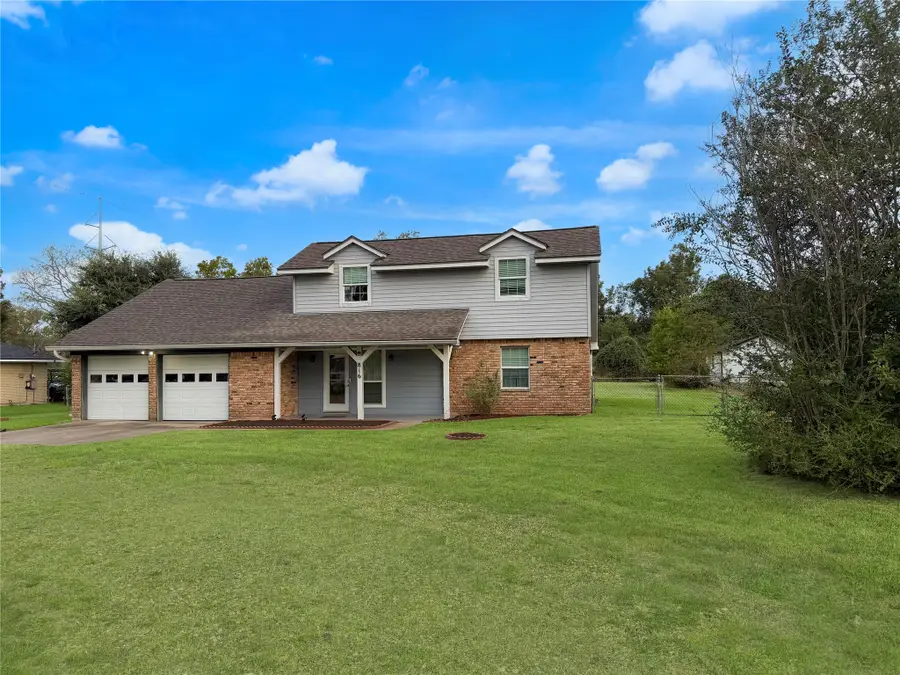 816 W Mulberry, Angleton, TX 77515 - #2
