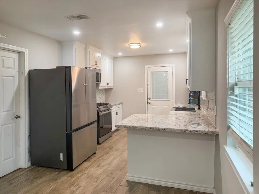 816 W Mulberry, Angleton, TX 77515 - #3