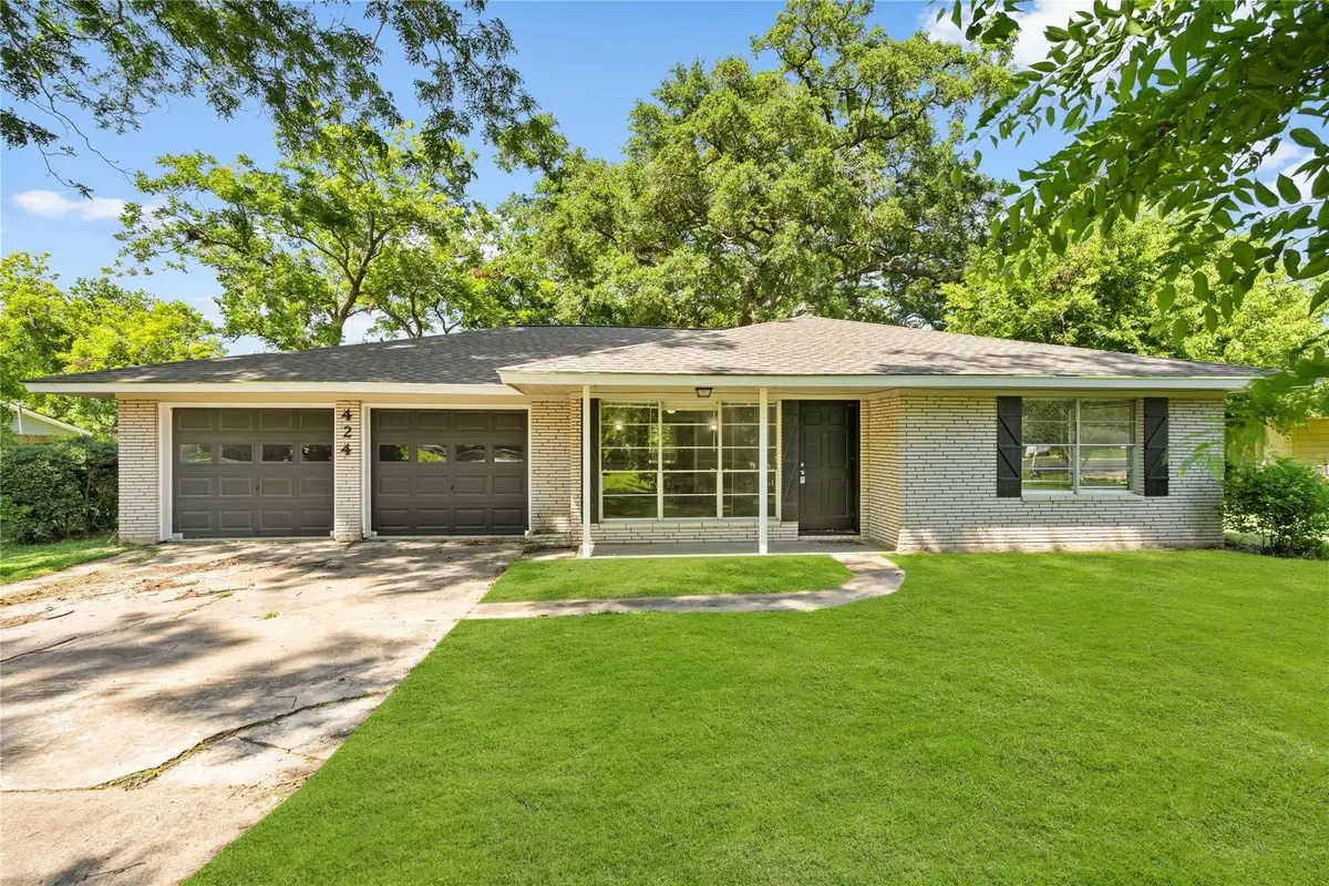 424 Southern Oaks Drive, Lake Jackson, TX 77566 - #1