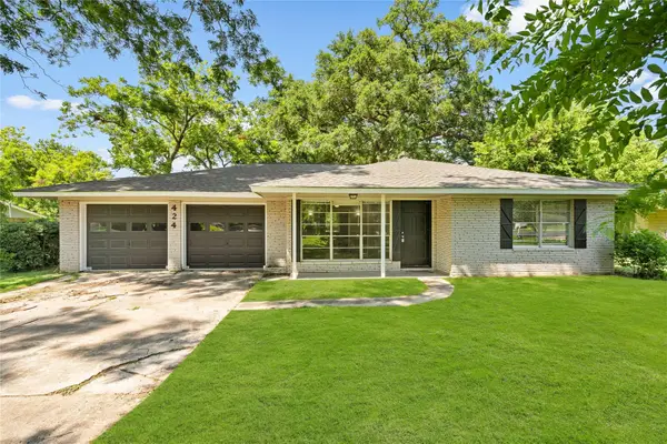 424 Southern Oaks Drive, Lake Jackson, TX 77566