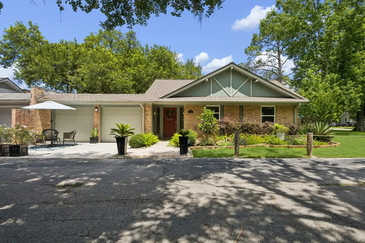 2102 Casa Rio Circle, Dickinson, TX 77539 - #1