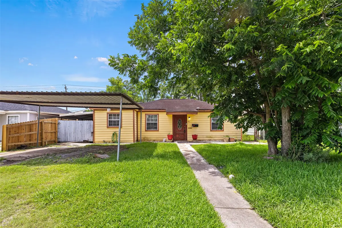 211 Crescent Drive, Pasadena, TX 77506 - #1