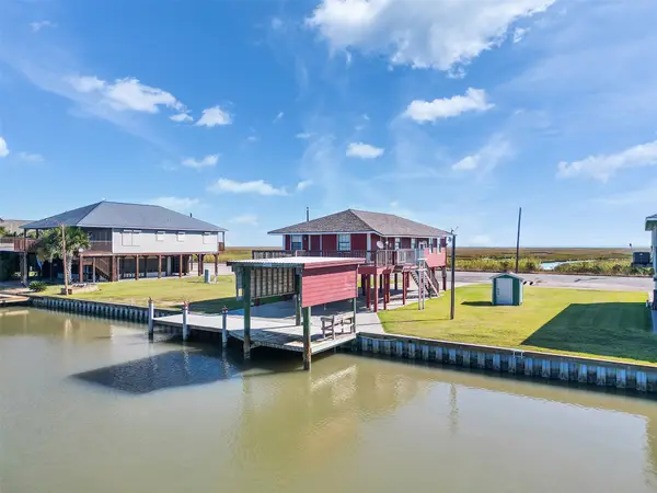 4062 Fm-2031 Beach Rd Road, Matagorda, TX 77414