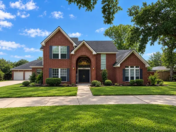 312 Timbercreek Drive, Lake Jackson, TX 77566