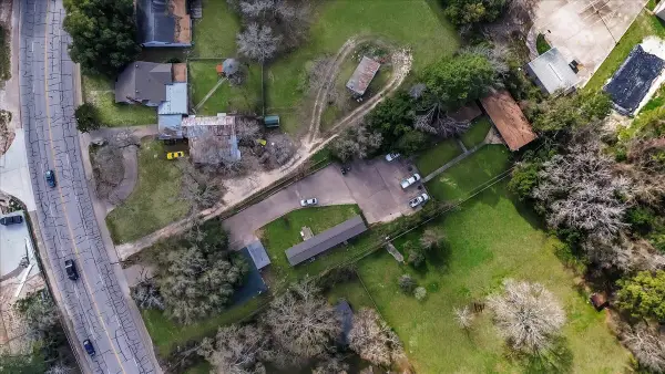 3102 Montgomery Road, Huntsville, TX 77340