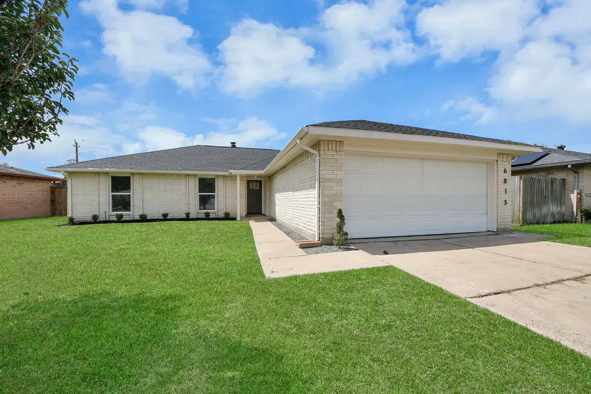 6815 Rockergate Drive, Stafford Missouri City, TX 77489 - #1