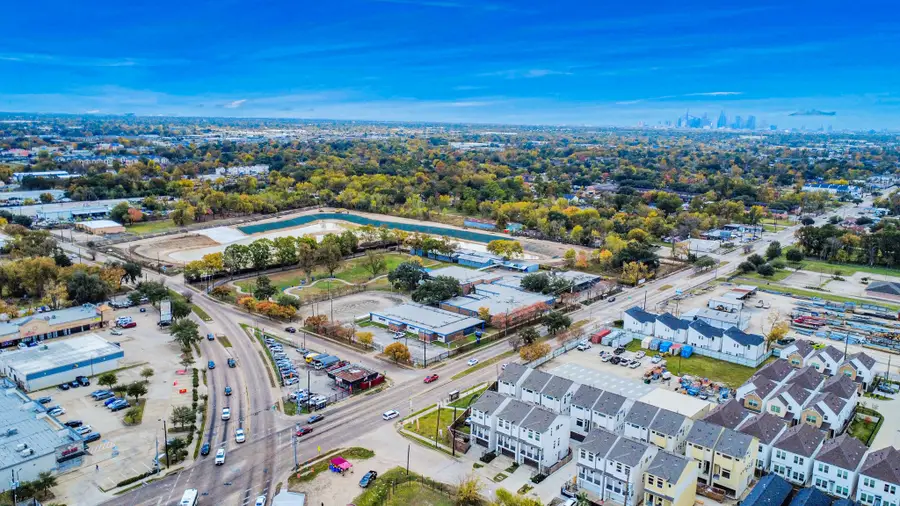 303 Marcella Street #F, Houston, TX 77091 - Image #2