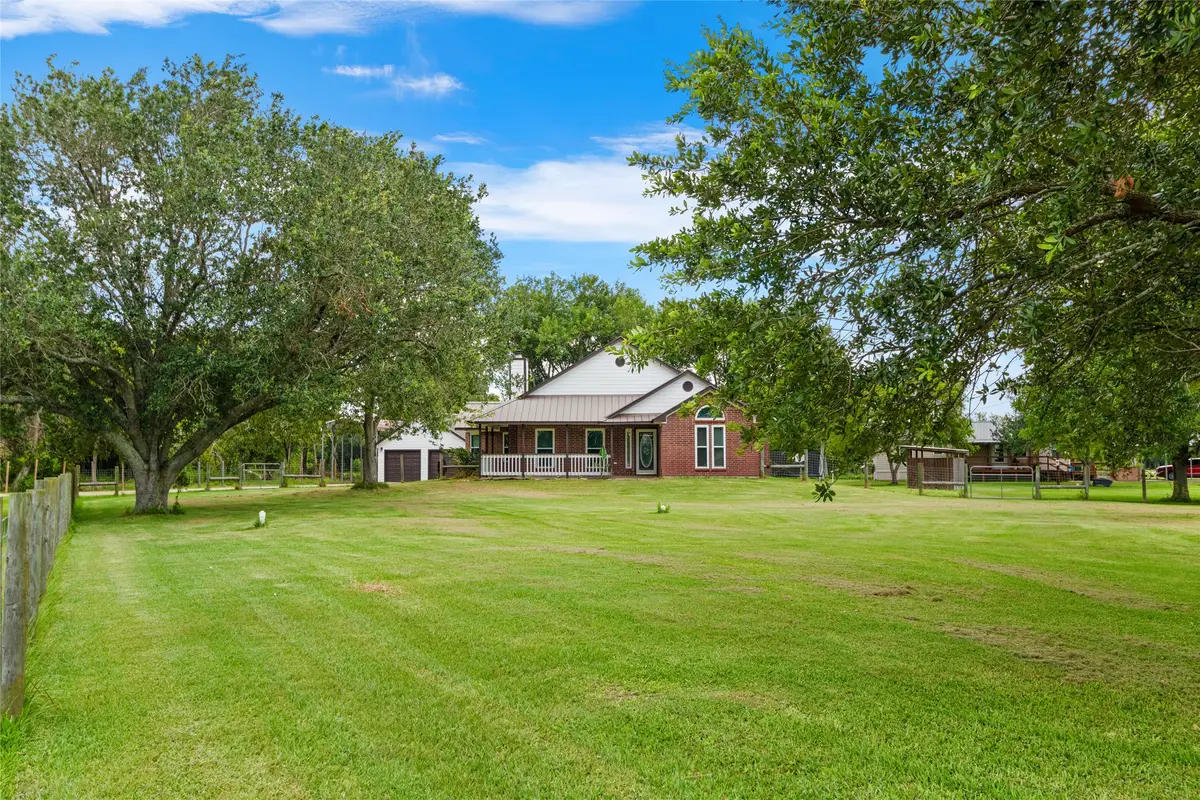 7460 Commander Roland Drive, Hitchcock, TX 77563 - #1