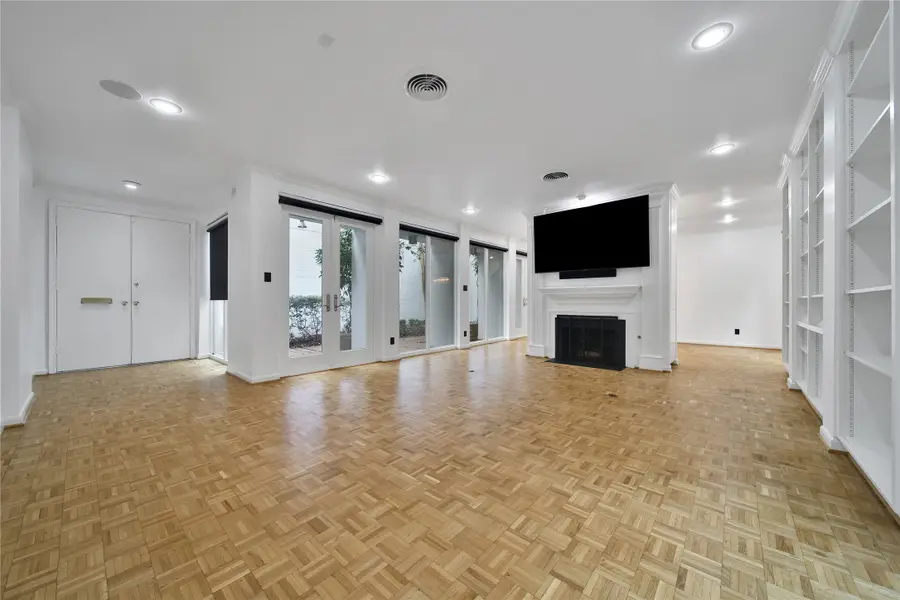 33 River Hollow Lane, Houston, TX 77027 - #2