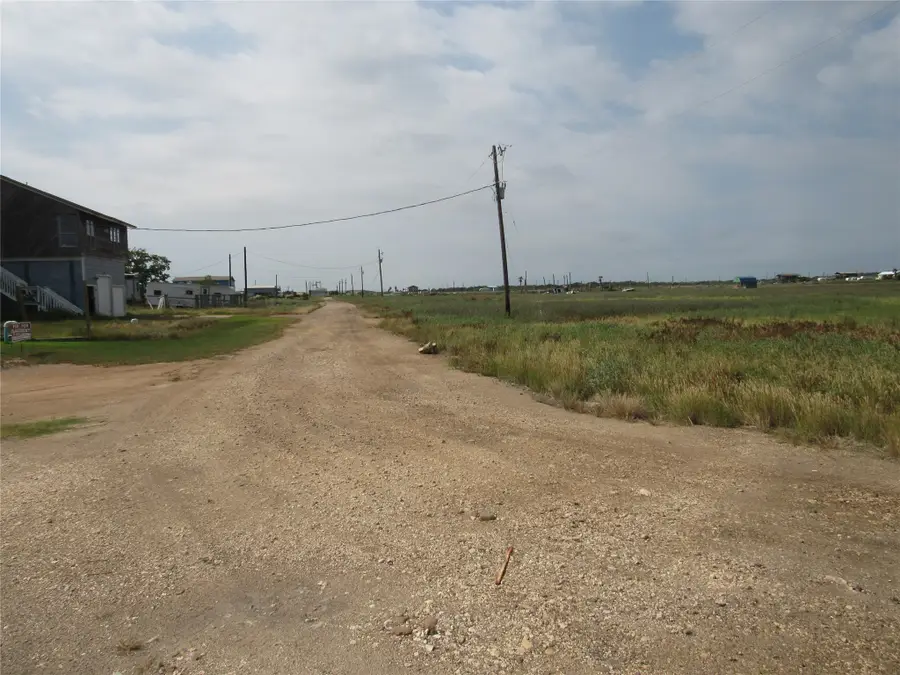 296 Nautilus Street, Sargent, TX 77414 - Image #3