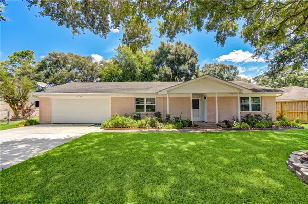 1105 Kost Road, Alvin, TX 77511
