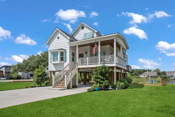 3405 Oak Alley Court, Seabrook, TX 77586