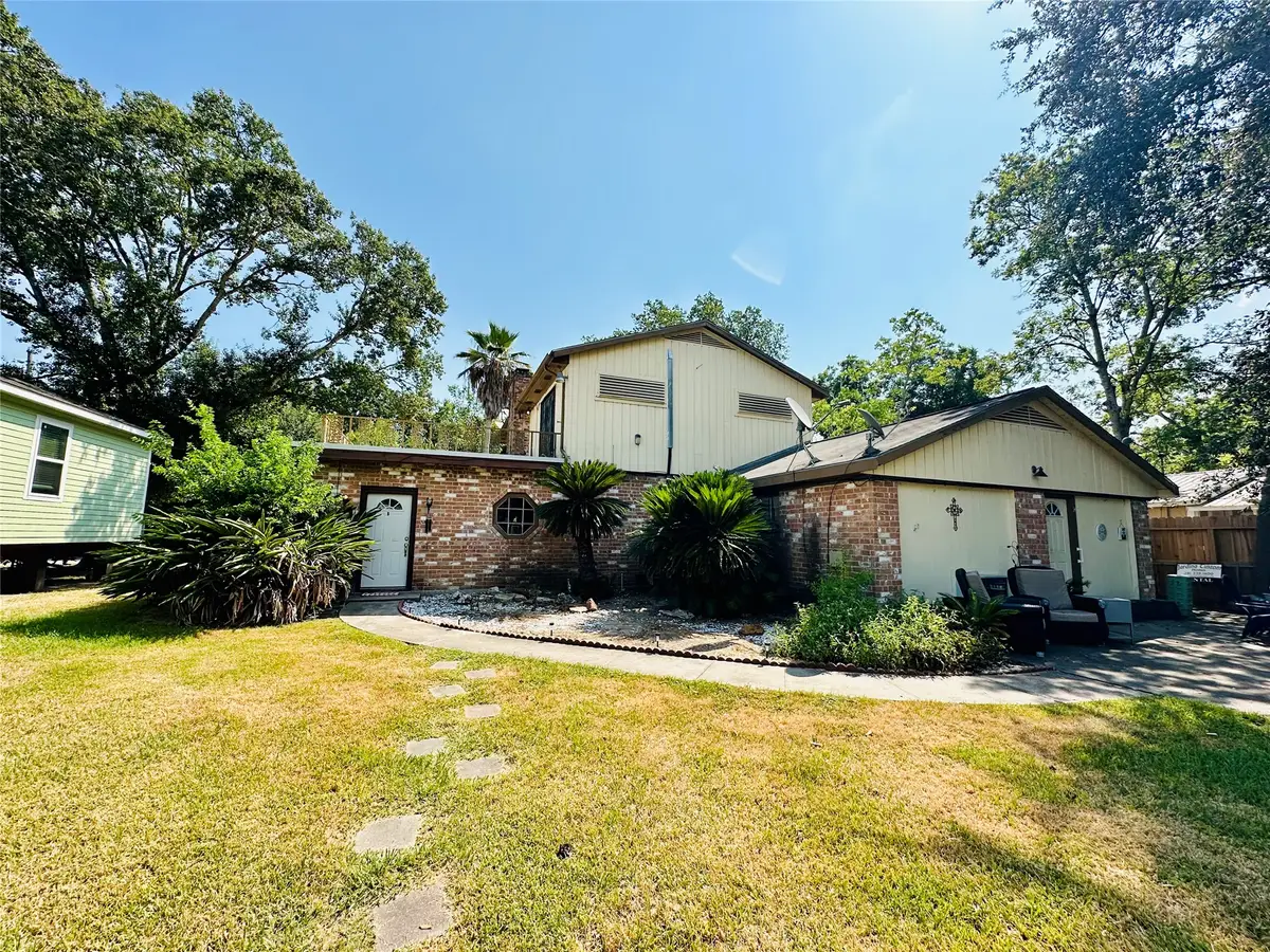 845 Jackson Avenue, Bacliff, TX 77518 - #1