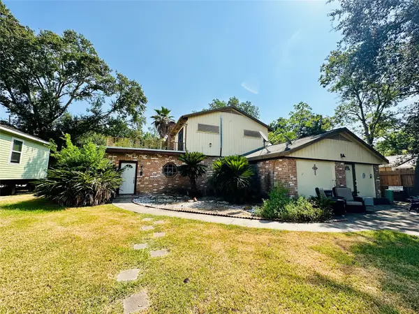 845 Jackson Avenue, Bacliff, TX 77518